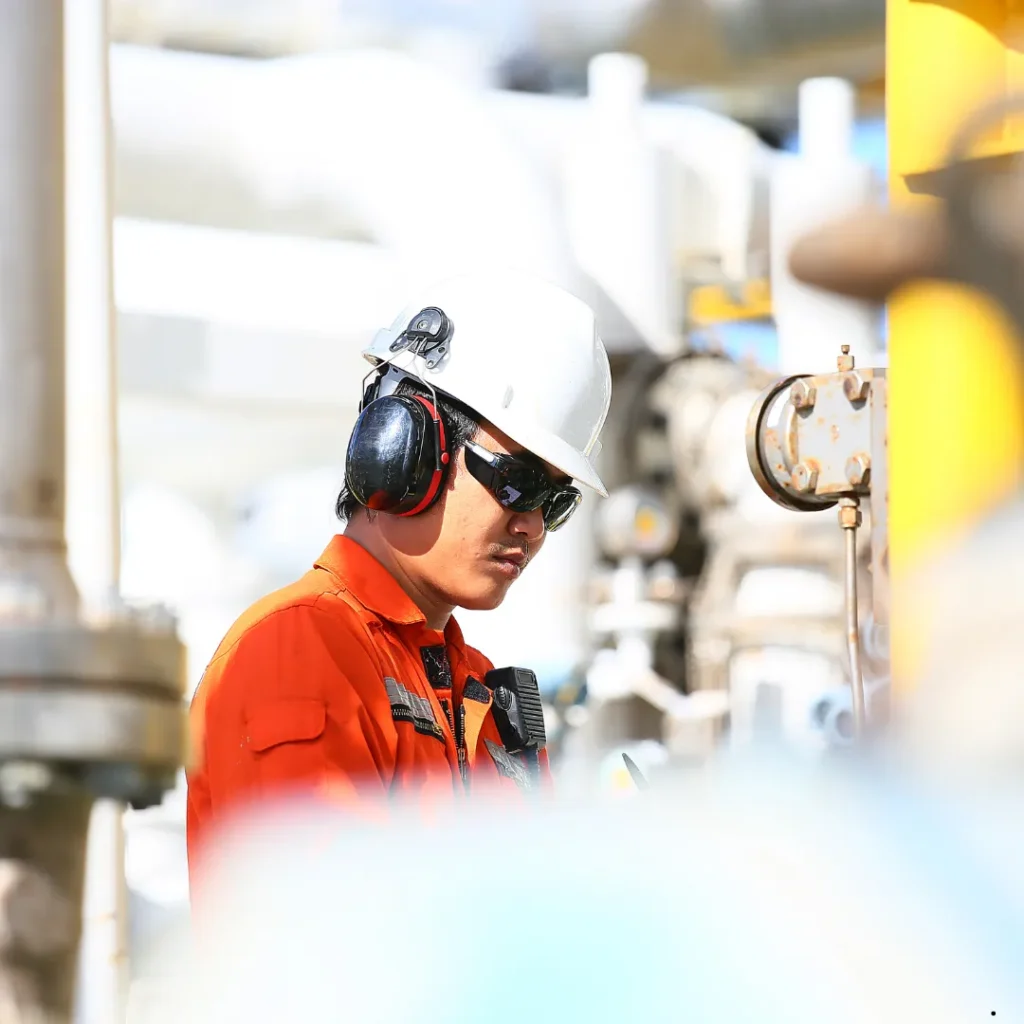 LICQual UK Level 3 Diploma in Oil and Shipping Operations